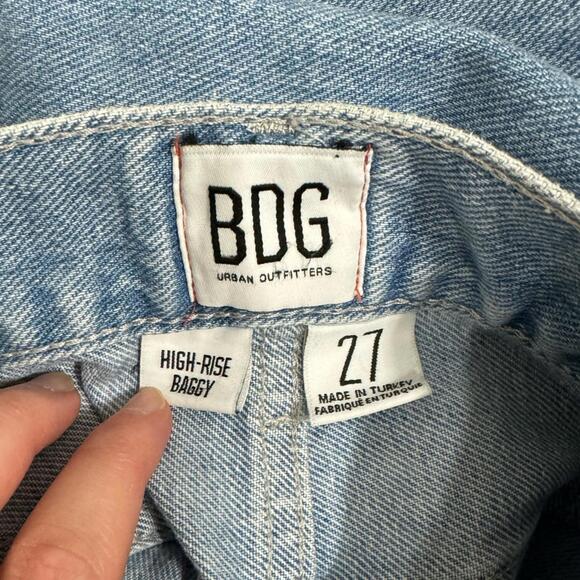 BDG Urban Outfitters Distressed High Rise Baggy Light Wash Denim Jeans- Size 27 - Picture 6 of 6